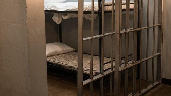 ‘Not even in El Salvador’. Inmate with psychiatric problems hospitalised after a week of confinement without clothes in the Azores
