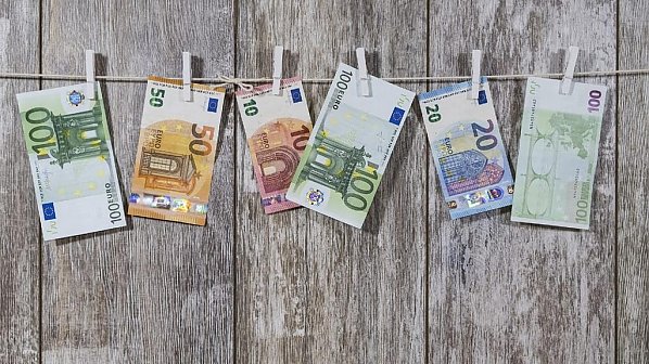 This is the fundamental article about your holiday allowance - and not just about how much you'll receive